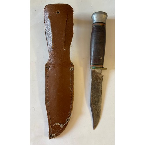 382 - A sheath knife -