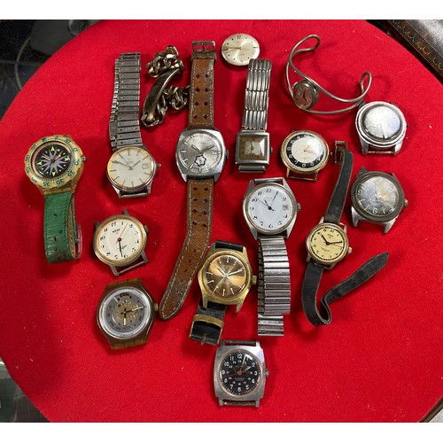 11 - A small quantity of wristwatches -