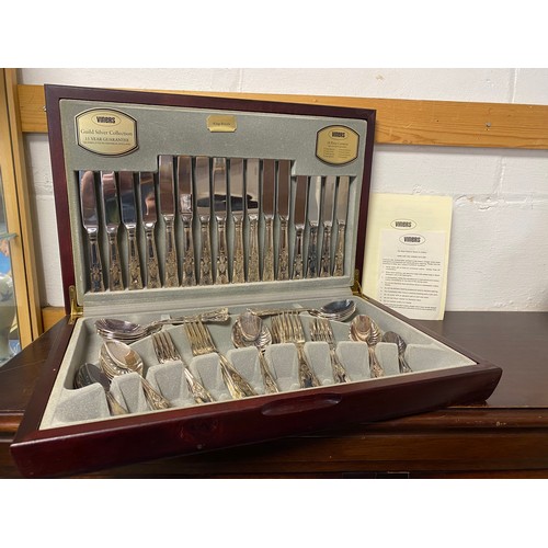 66 - A Viners canteen of Kings Royale silver plated cutlery, for eight, cased -