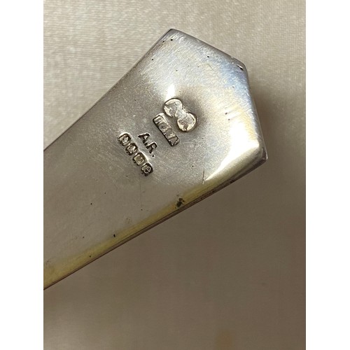 34 - A cased pair of Scottish silver preserve spoons, Alexander Ritchie, Glasgow 1927, stamped A R - Iona... 