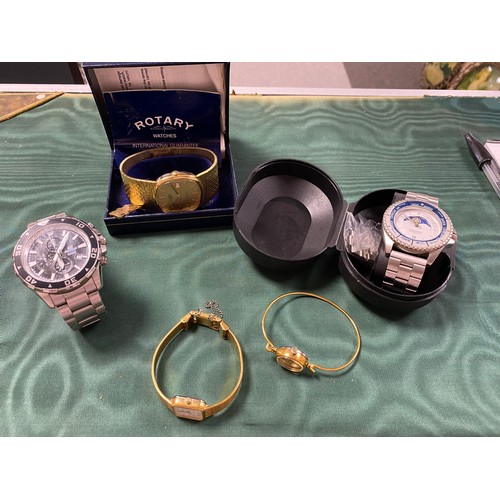 12 - A Rotary gold plated wristwatch, a gent's Casio and three other wristwatches (5) -