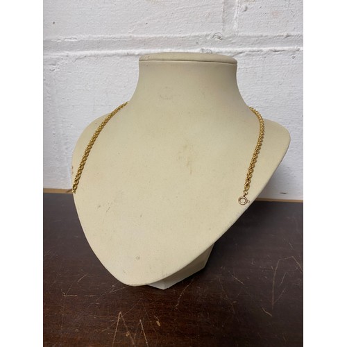 25 - A 9ct gold ropetwist necklace (clasp a/f) -