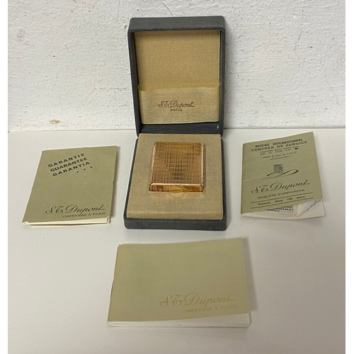 30 - A cased Du Pont gold plated lighter, boxed -