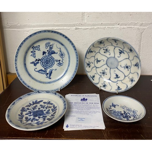 121 - Four pieces of Chinese Tek Sing shipwreck cargo porcelain , each piece with certificate, comprising ... 