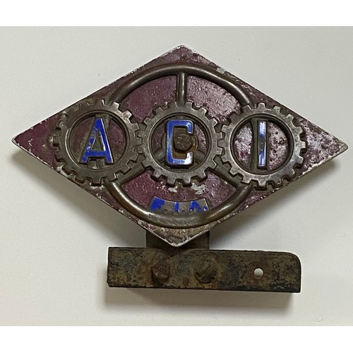 446 - An Italian car badge, enamelled  with the Automobile club of Italy -