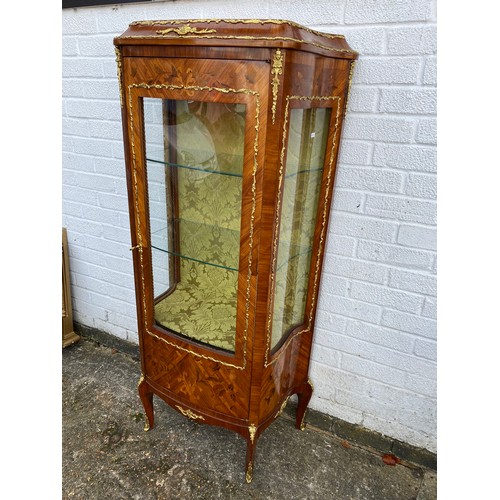 361 - A continental Kingwood and inlaid vitrine/display cabinet with ormolu mounts -