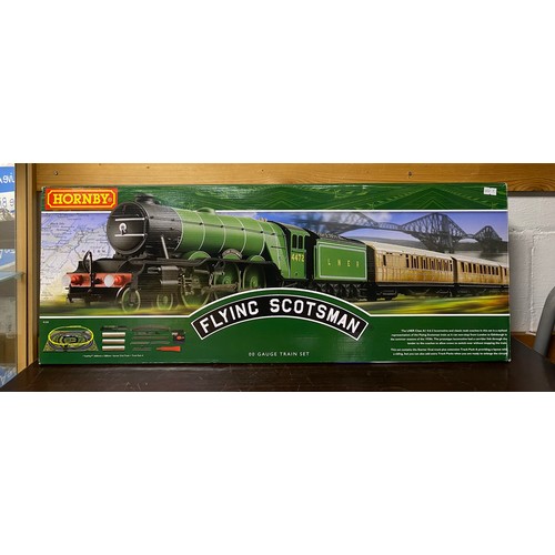 300 - A Hornby 00 gauge boxed model railway, The Flying Scotsman -