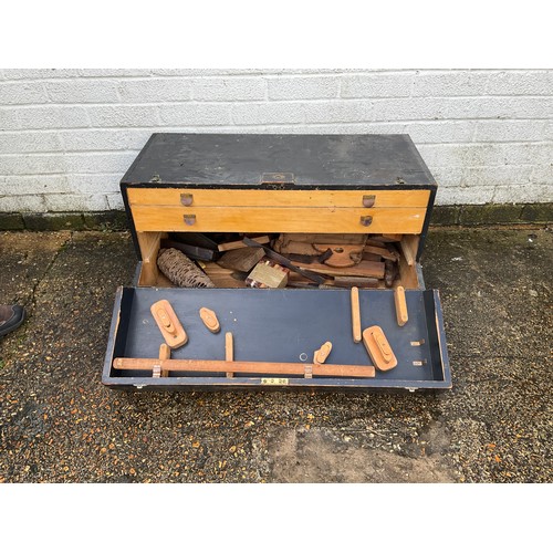 442 - A painted pine tool chest and a quantity of carpentry tools -