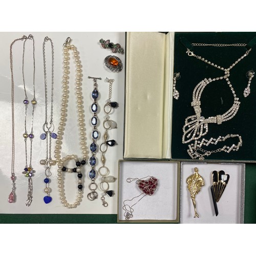 Lot 28        