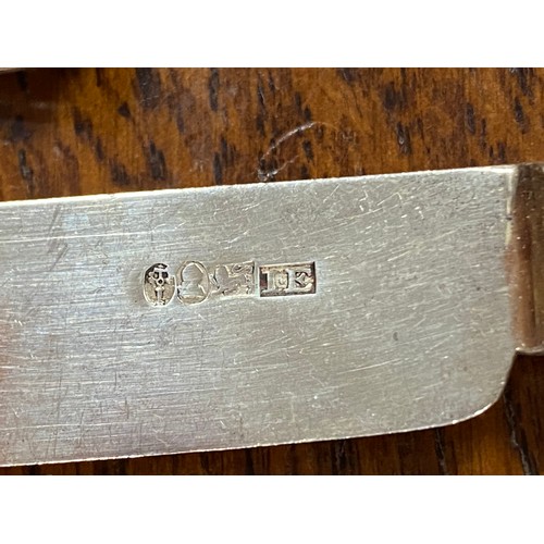 38 - A set of 9 each George III silver knives and forks, Sheffield 1818 -
