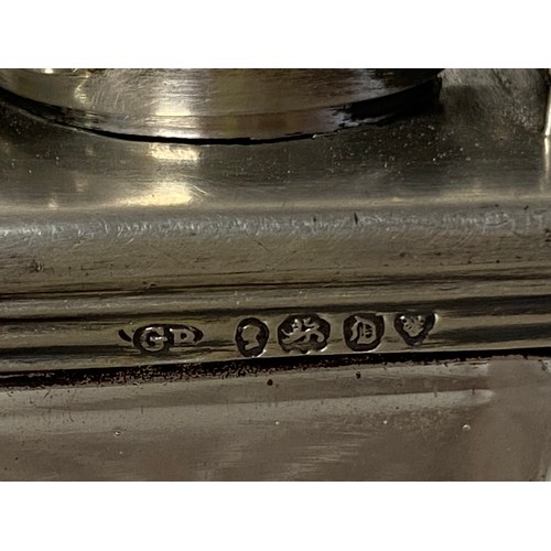 10 - A Victorian silver mounted travelling inkwell, London 1839, the locking cover engraved with 'Bruce' ... 