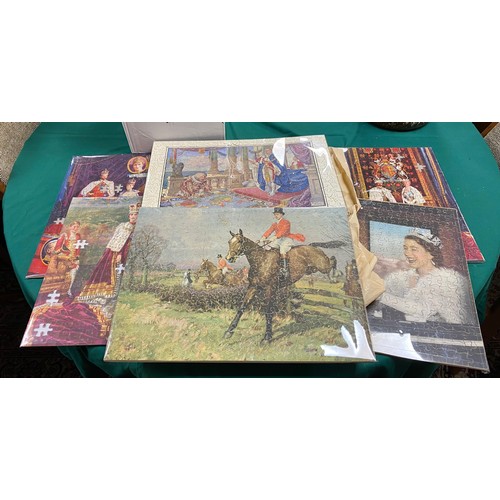 353 - A quantity of vintage jigsaw puzzles -