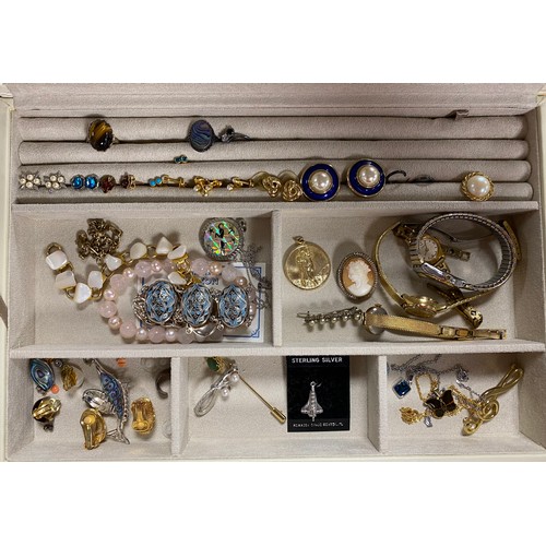 97 - A jewellery box and contents -