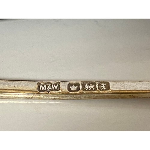 175 - A set of six George VI silver teaspoons, Mappin and Webb, Sheffield 1915, in fitted case -