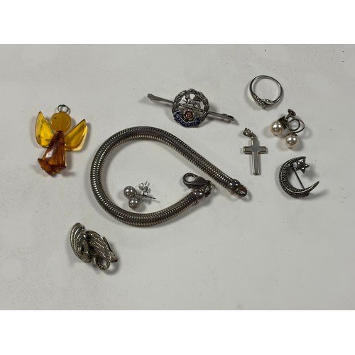 14 - A small quantity of silver jewellery, to include crescent moon brooch, snake link bracelet  stamped ... 