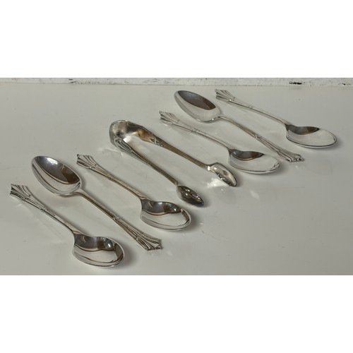 37 - A set of six Edwardian silver teaspoons, and matching tongs, Sheffield 1901 -