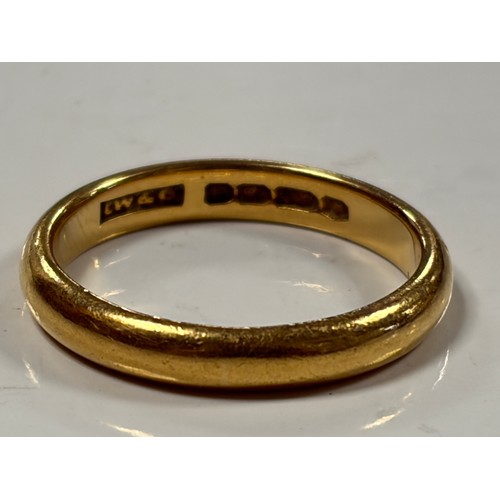 5 - A 22ct gold wedding band -