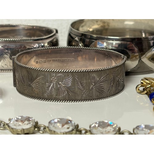 60 - An aesthetic style bangle, another silver bangle, micromosaic brooch, etc -