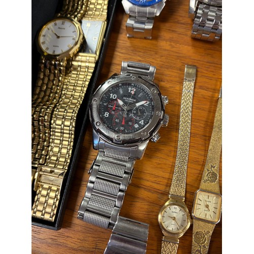 44 - A quantity of wristwatches, including Accurist, Sekonda, Casio calculator, etc and a silver cased op... 