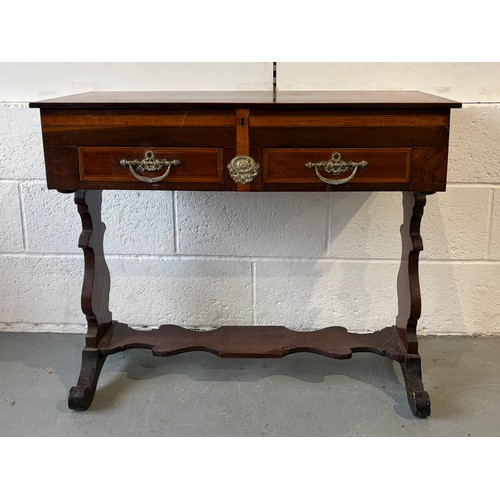 AN inlaid side table, with lift top and shaped supports -