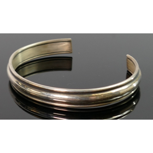 415 - Silver thin bangle, 32.6g.