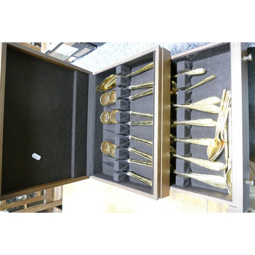 738 - Retroneu Japan Gold Plated Canteen of Cutlery: