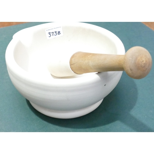 373b - Large Pestle & Mortar: diameter 23cm