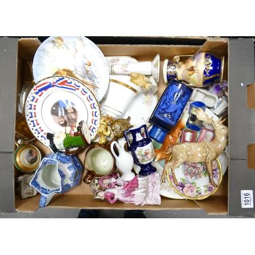 1016 - A mixed collection of items to include: decorative vases, plates, figures etc (2 trays)