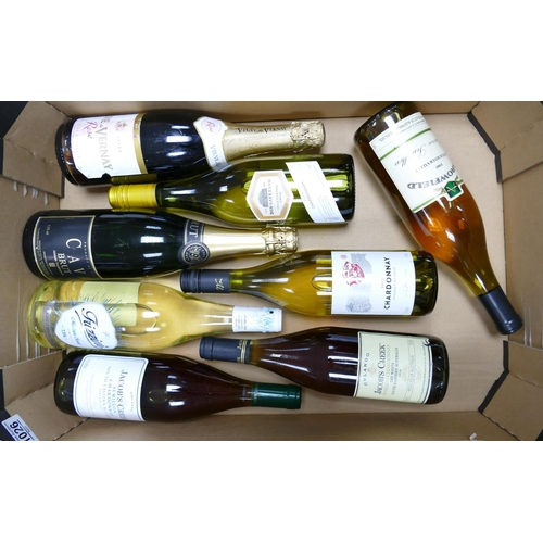 1026 - A collection of white wines: