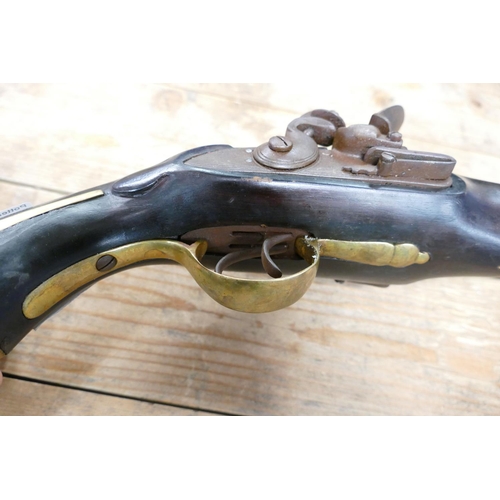 1068 - 19/20th Century rare Side by Side Double Barrelled flintlock Pistol: unmarked locks, spurred butt ca... 