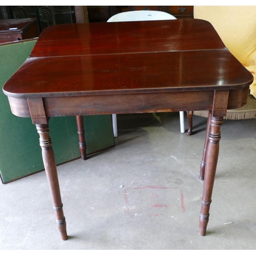 688g - Early 20th Century Mahogany Tea Table: