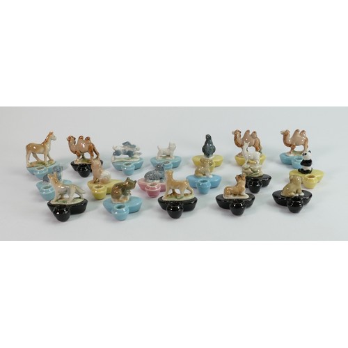 136 - A collection of Wade early Whimsies: From the Zoo Lights Series (18)