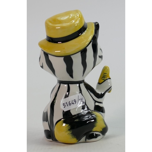 26 - Lorna Bailey limited edition cat: 9/9, 13 cm high.