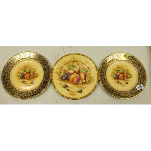 109 - Aynsley Orchard Gold & Fruit Orchard cabinet plates: diameter 26.5cm(3)