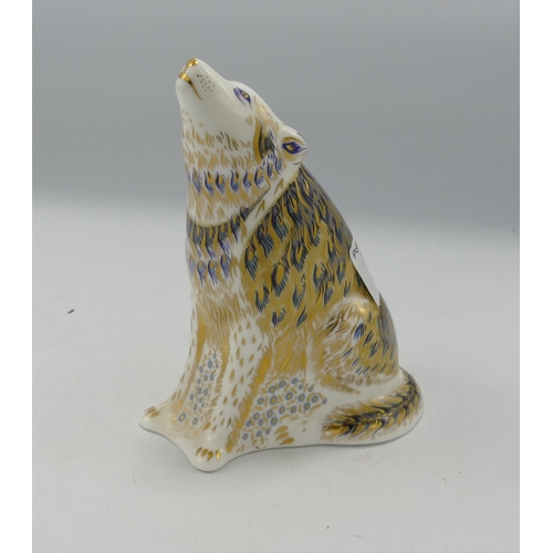 113 - Royal Crown Derby Wolf Paperweight: gold stopper