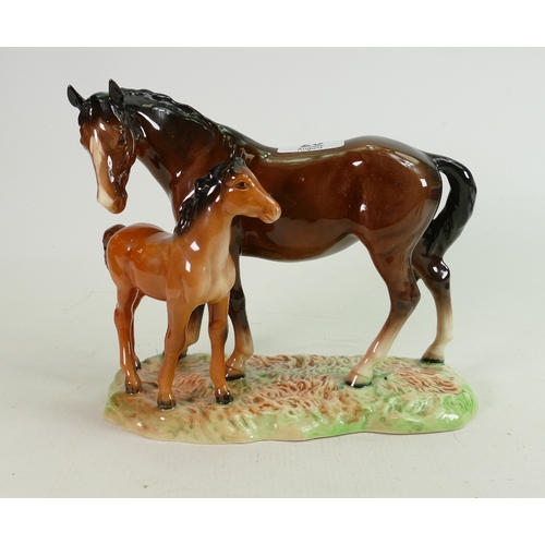 23 - Beswick mare & foal on base 953: