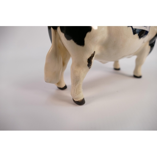 183 - Beswick Friesian Bull 1439A: damaged leg