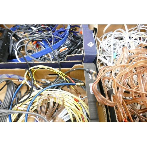 1244 - A large Collection of Quality Hi End Hifi Speaker Cable & Interconnects: 3 large trays