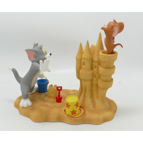 422 - Wedgwood Tom & Jerry king of the Castle limited edition figure: Boxed & certificate.