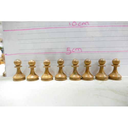 500 - A collection of Early 20th Century Wooden Incomplete Chess Pieces: please see images for size and co... 