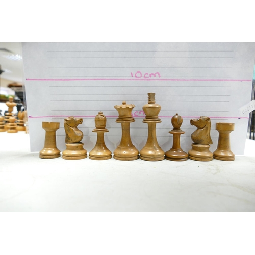 500 - A collection of Early 20th Century Wooden Incomplete Chess Pieces: please see images for size and co... 