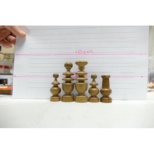 504 - A collection of Early 20th Century Wooden Incomplete Chess Pieces: please see images for size and co... 