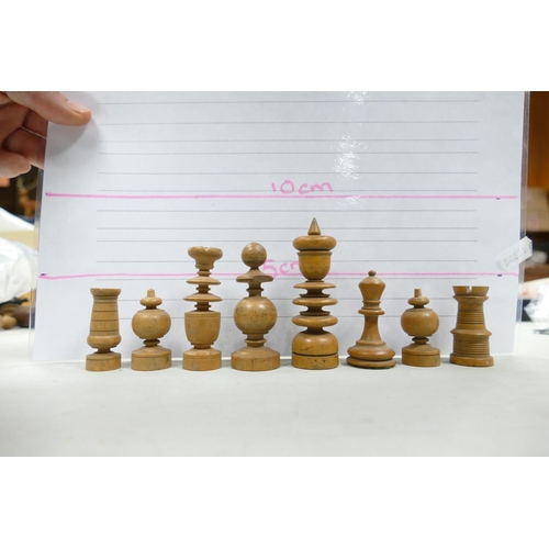 506 - A collection of Early 20th Century Wooden Incomplete Chess Pieces: please see images for size and co... 