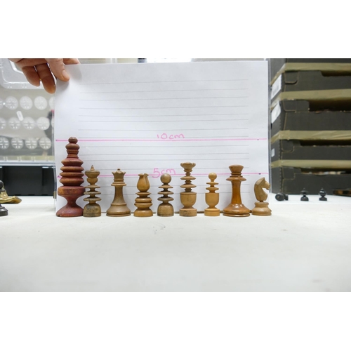 507 - A collection of Early 20th Century Wooden Incomplete Chess Pieces: please see images for size and co... 