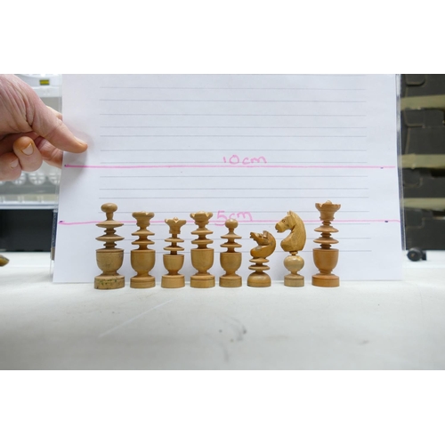 507 - A collection of Early 20th Century Wooden Incomplete Chess Pieces: please see images for size and co... 