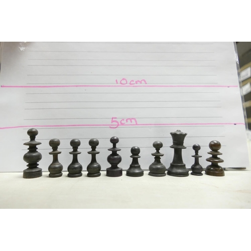 507 - A collection of Early 20th Century Wooden Incomplete Chess Pieces: please see images for size and co... 