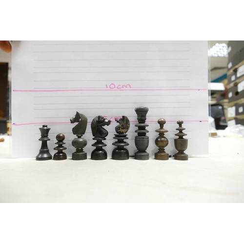 507 - A collection of Early 20th Century Wooden Incomplete Chess Pieces: please see images for size and co... 