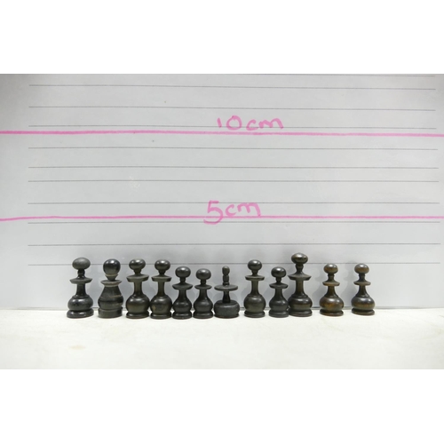 507 - A collection of Early 20th Century Wooden Incomplete Chess Pieces: please see images for size and co... 