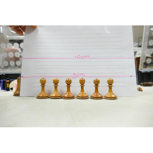 507 - A collection of Early 20th Century Wooden Incomplete Chess Pieces: please see images for size and co... 