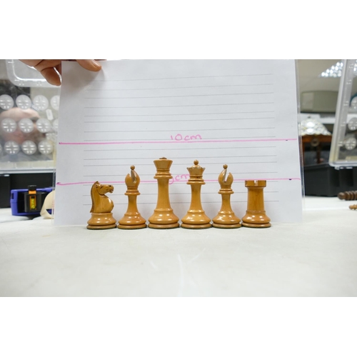 507 - A collection of Early 20th Century Wooden Incomplete Chess Pieces: please see images for size and co... 